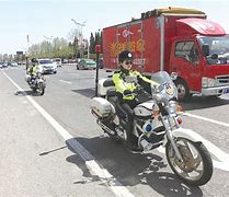 辽宁朝阳街头出现大量“监听别人手机”广告，这些竟然是……